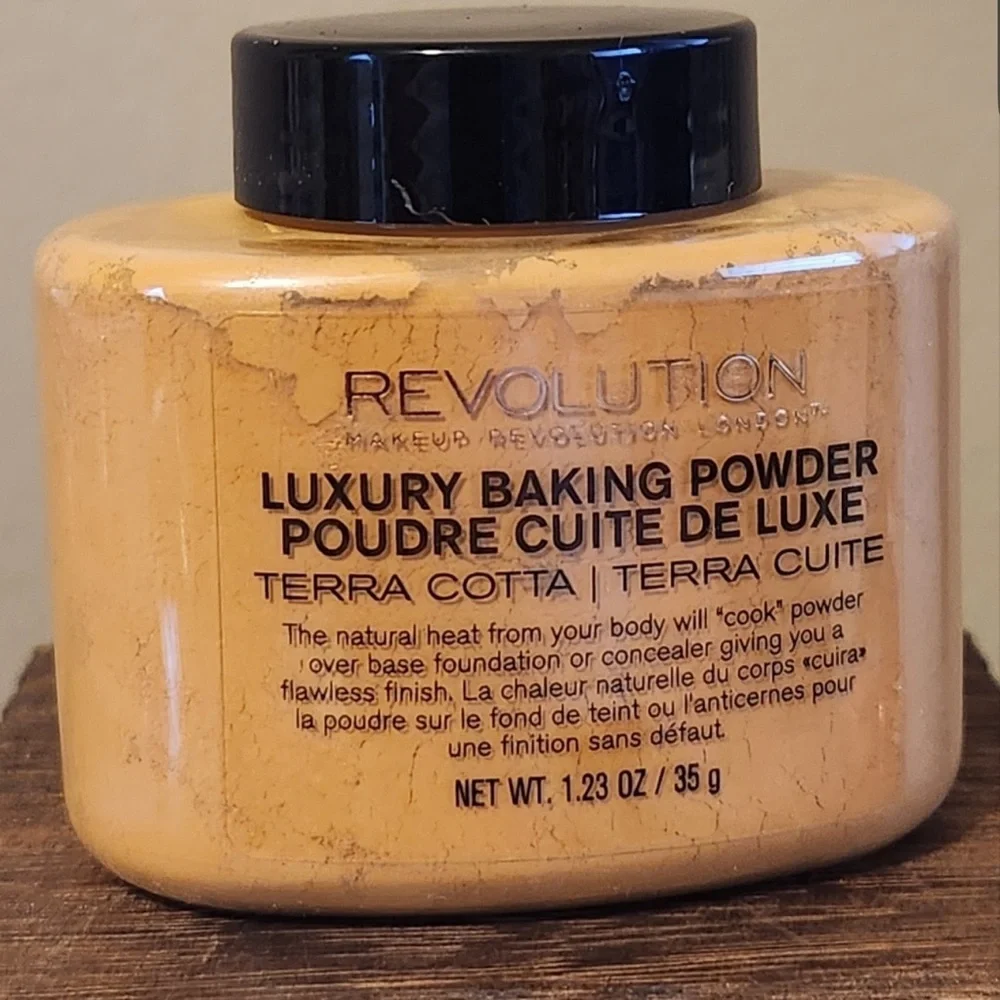 Revolution Luxury Baking Powder‎ – Terra Cotta | 35g